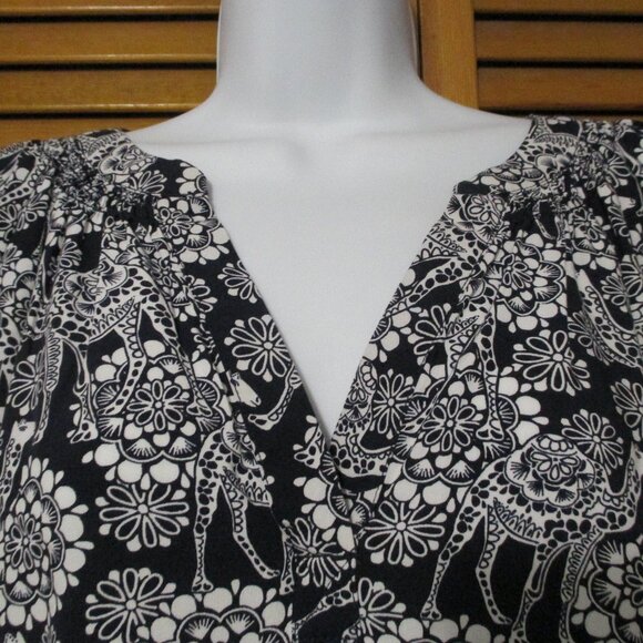 Crown & Ivy top NAVY blue & white, soft V neck, lightweight & flowy size L - Picture 4 of 8